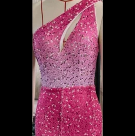 Hot Pink Ombre, Gradient, Diagonal Collar, Contrast Sequined Mermaid Go… - Picture 14 of 16